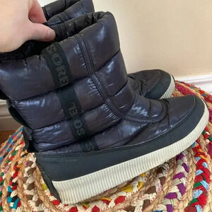 Sorel navy blue out  ‘n about puffy boots